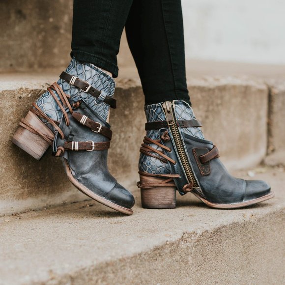 Shoes | Freebird Crue Navy 